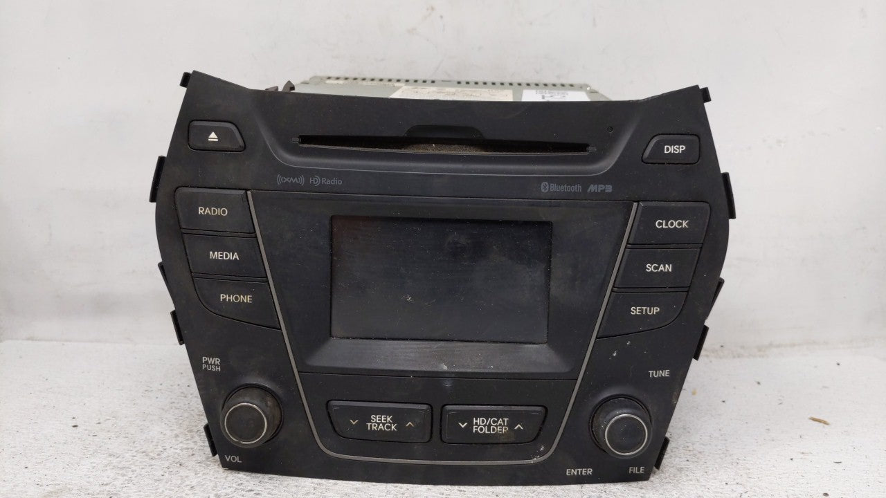 2013-2014 Hyundai Santa Fe Radio AM FM Cd Player Receiver Replacement P/N:96180-4Z1004X 96170-4Z1014X Fits 2013 2014 OEM Used Auto Parts - Oemusedautoparts1.com