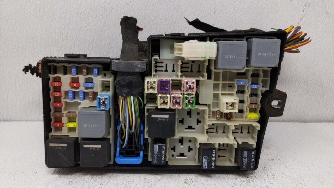 2012-2014 Ford Focus Fusebox Fuse Box Panel Relay Module P/N:AV6T-14A142-AB AV6T-14A142-AA Fits 2012 2013 2014 OEM Used Auto Parts - Oemusedautoparts1.com