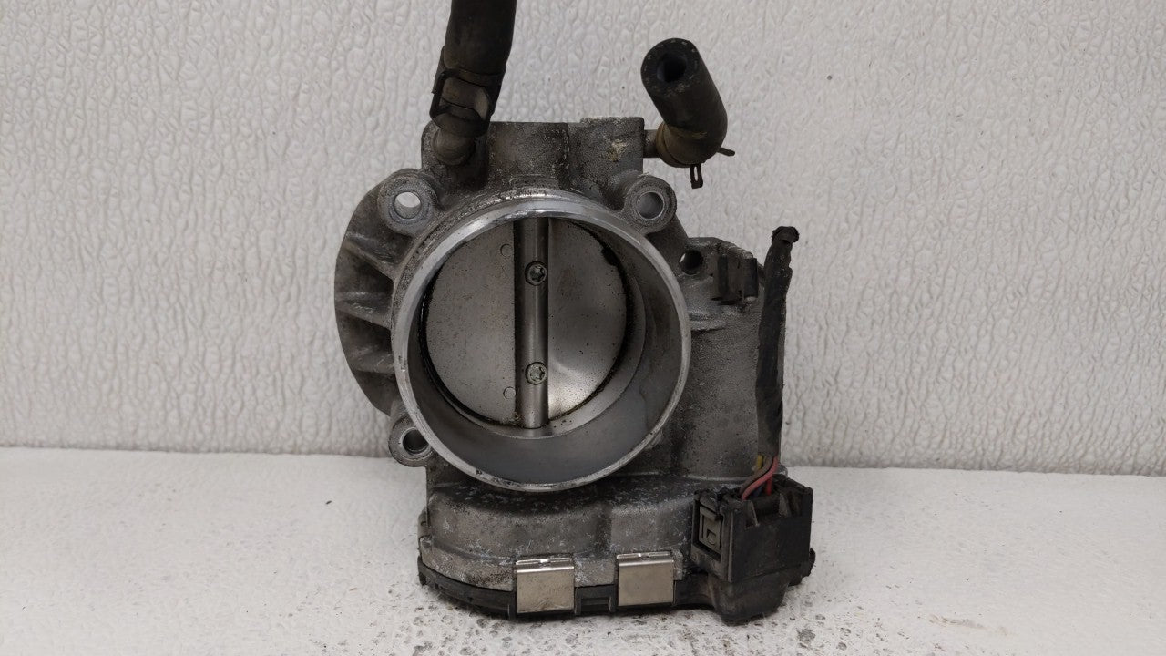 2010-2012 Hyundai Santa Fe Throttle Body P/N:0 280 750 180 35100-25400 Fits 2006 2007 2008 2009 2010 2011 2012 2013 OEM Used Auto Parts - Oemusedautoparts1.com