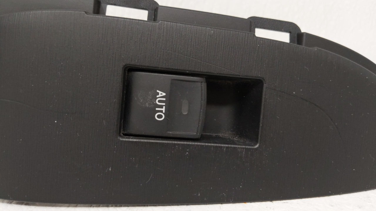 2011 Toyota Prius Passeneger Right Power Window Switch - Oemusedautoparts1.com