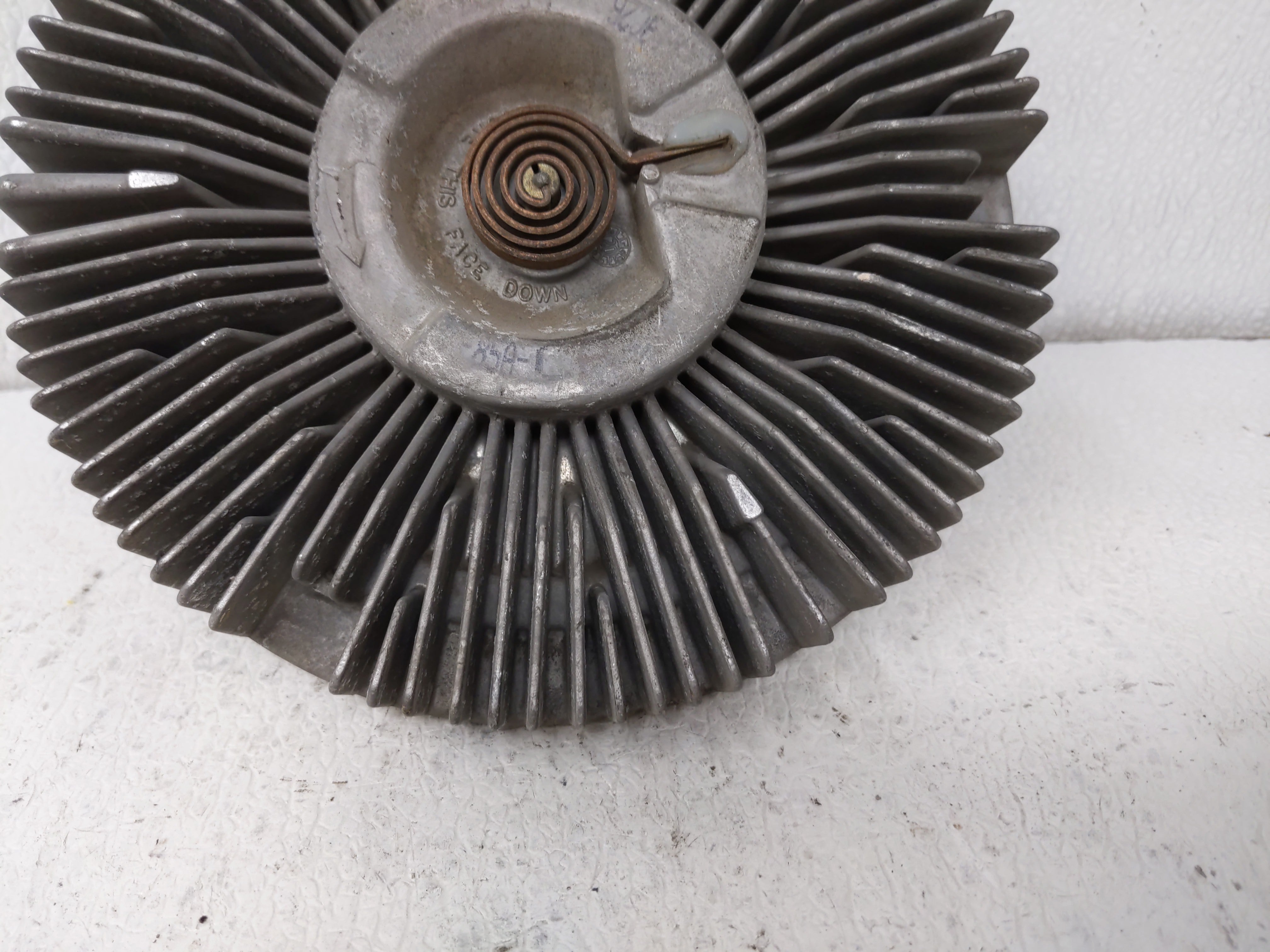 2003 Ford Expedition FAN CLUTCH - Oemusedautoparts1.com