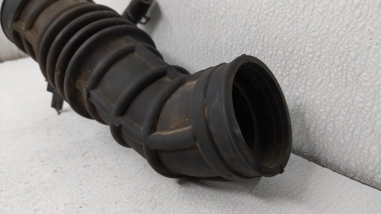 2007 Chevrolet Aveo Air Cleaner Intake Duct Hose Tube - Oemusedautoparts1.com