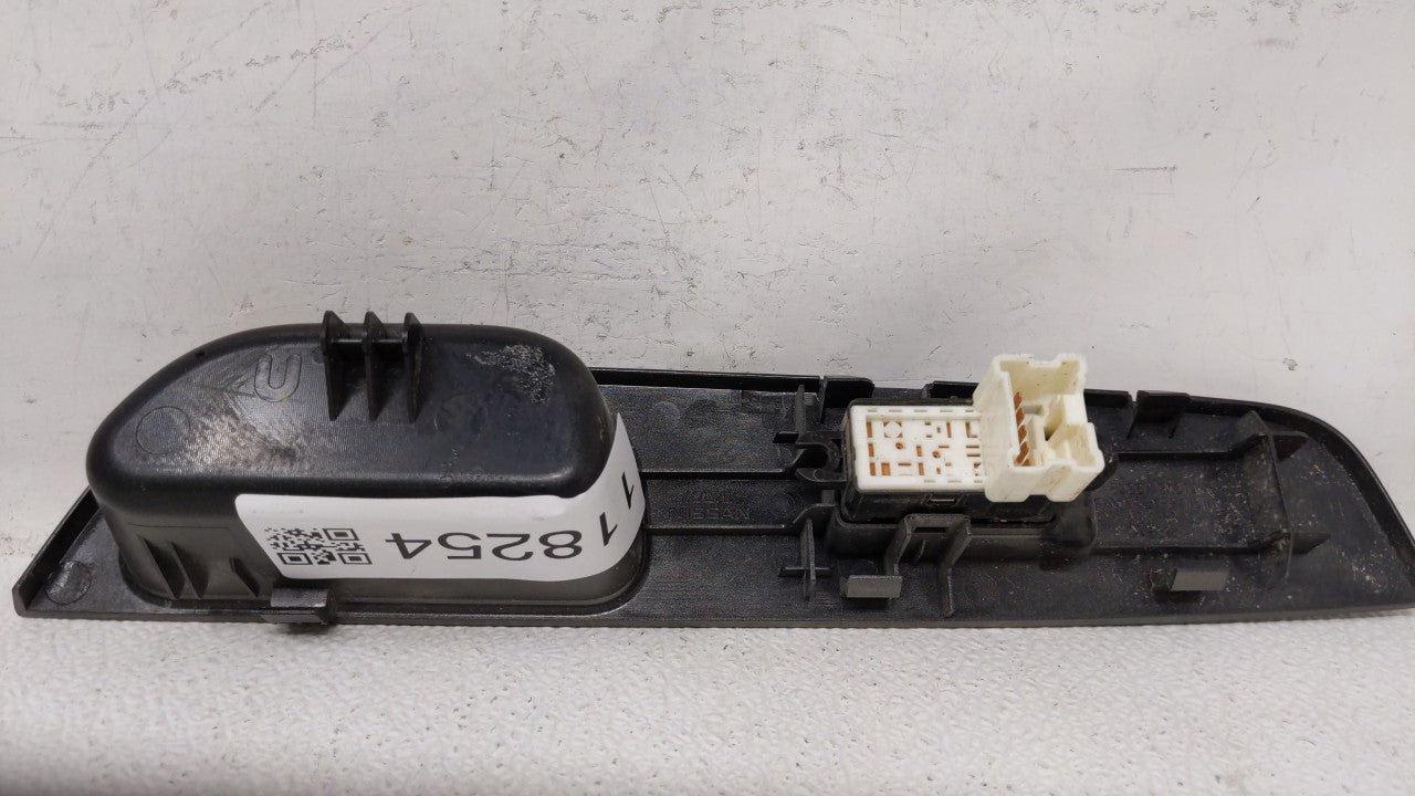 2009 Nissan Versa Passeneger Right Power Window Switch - Oemusedautoparts1.com