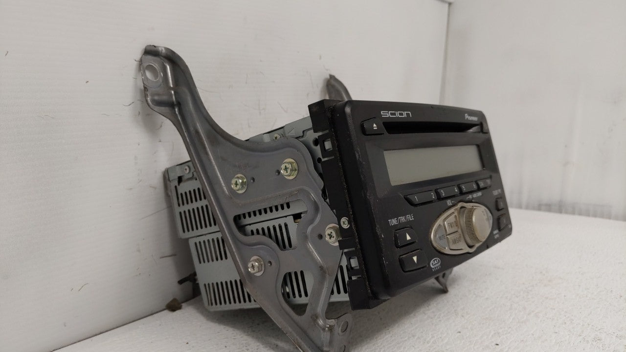 2006-2007 Scion Tc Radio AM FM Cd Player Receiver Replacement P/N:08600-21800 08600-21802 Fits 2006 2007 OEM Used Auto Parts - Oemusedautoparts1.com