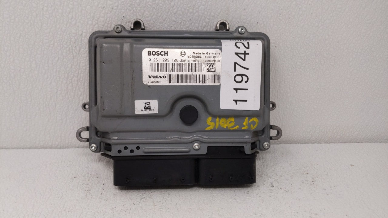 2012 Volvo S60 PCM Engine Computer ECU ECM PCU OEM P/N:0 261 209 108 Fits OEM Used Auto Parts - Oemusedautoparts1.com