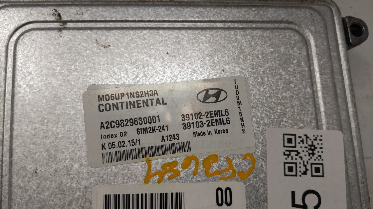 2014-2016 Hyundai Elantra PCM Engine Computer ECU ECM PCU OEM P/N:39102-2EML6 39103-2EML6 Fits 2014 2015 2016 OEM Used Auto Parts - Oemusedautoparts1.com