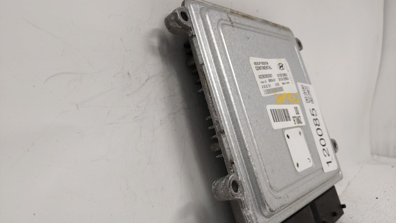 2014-2016 Hyundai Elantra PCM Engine Computer ECU ECM PCU OEM P/N:39102-2EML6 39103-2EML6 Fits 2014 2015 2016 OEM Used Auto Parts - Oemusedautoparts1.com