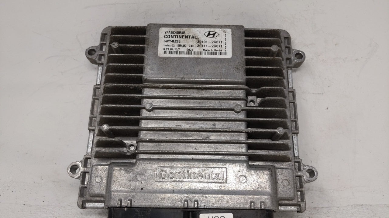 2011-2014 Hyundai Sonata PCM Engine Computer ECU ECM PCU OEM P/N:39101-2G661 39111-2G661 Fits 2011 2012 2013 2014 OEM Used Auto Parts - Oemusedautoparts1.com