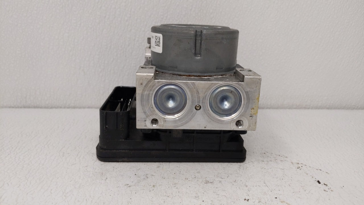 2015-2018 Ford Mustang Abs Pump Control Module 121707 - Oemusedautoparts1.com