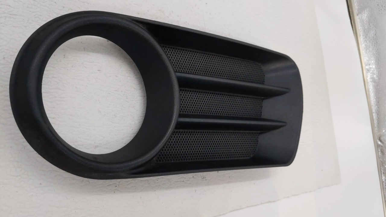 2002-2005 Ford Explorer Front Bumper Grille Cover - Oemusedautoparts1.com