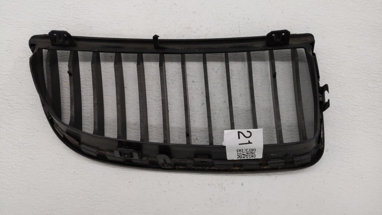 2006-2006 Bmw 325i Front Bumper Grille Cover 132021 - Oemusedautoparts1.com