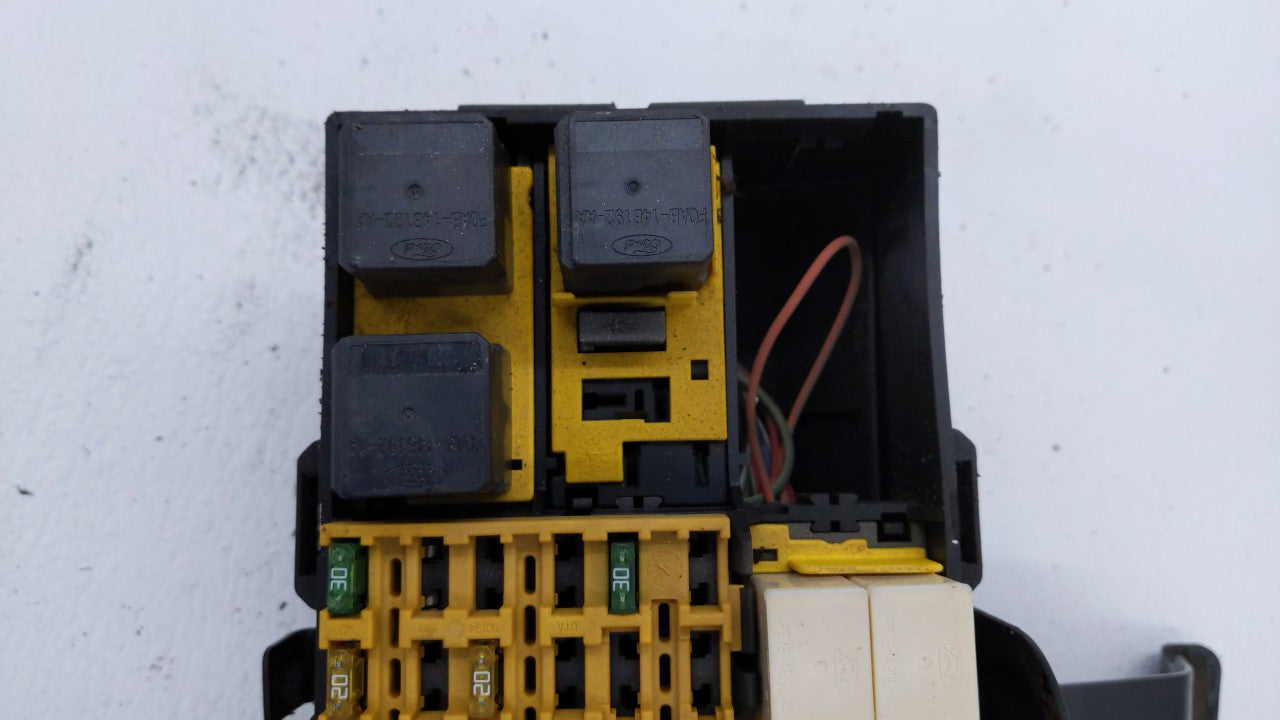 2002 Mazda B4000 Fusebox Fuse Box Panel Relay Module Fits OEM Used Auto Parts - Oemusedautoparts1.com