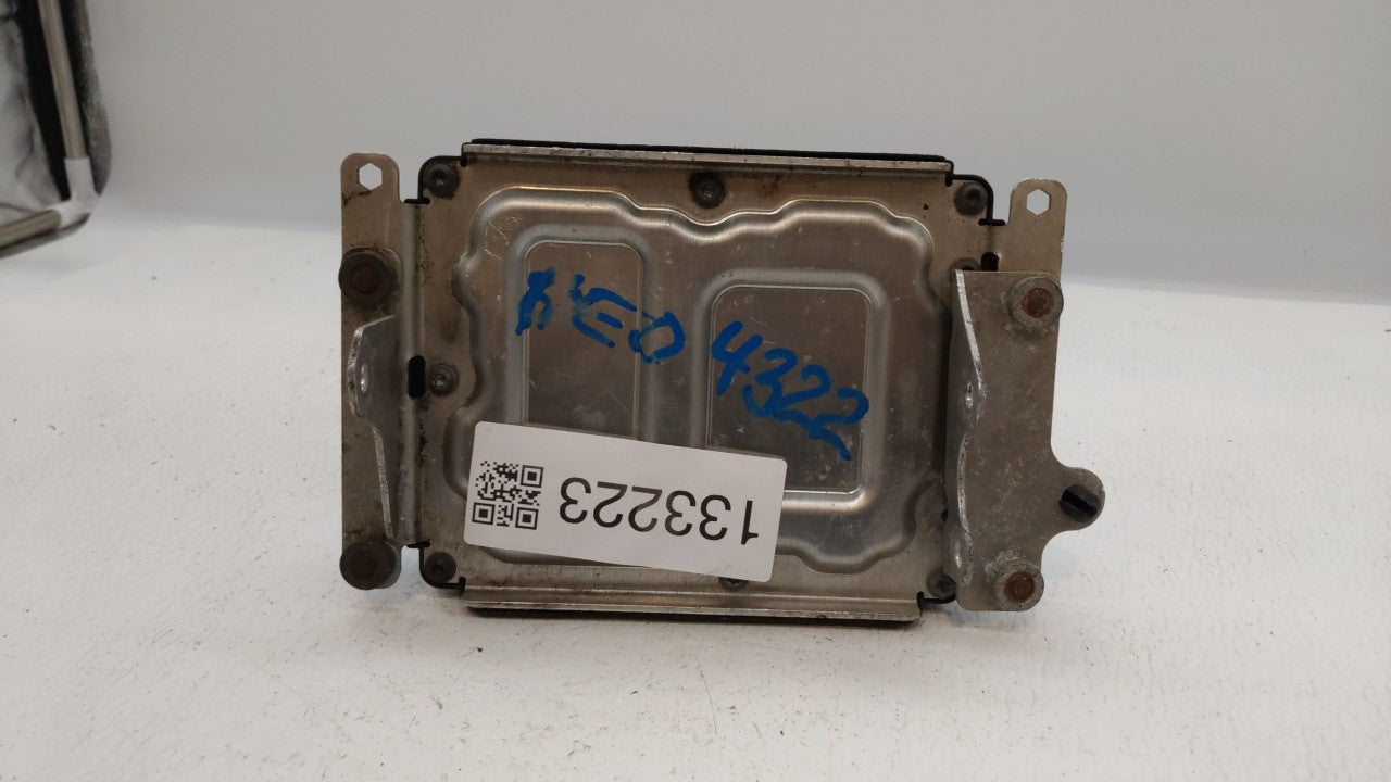 2018-2019 Chevrolet Equinox PCM Engine Computer ECU ECM PCU OEM P/N:5N1715200BBRE73M 40181138 Fits 2017 2018 2019 OEM Used Auto Parts - Oemusedautoparts1.com