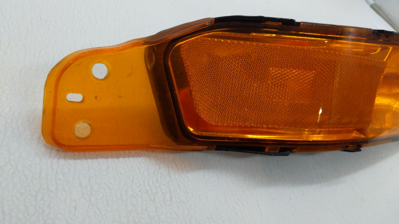 2005-2009 Ford Mustang Passenger Right Oem Front Light Lamp - Oemusedautoparts1.com