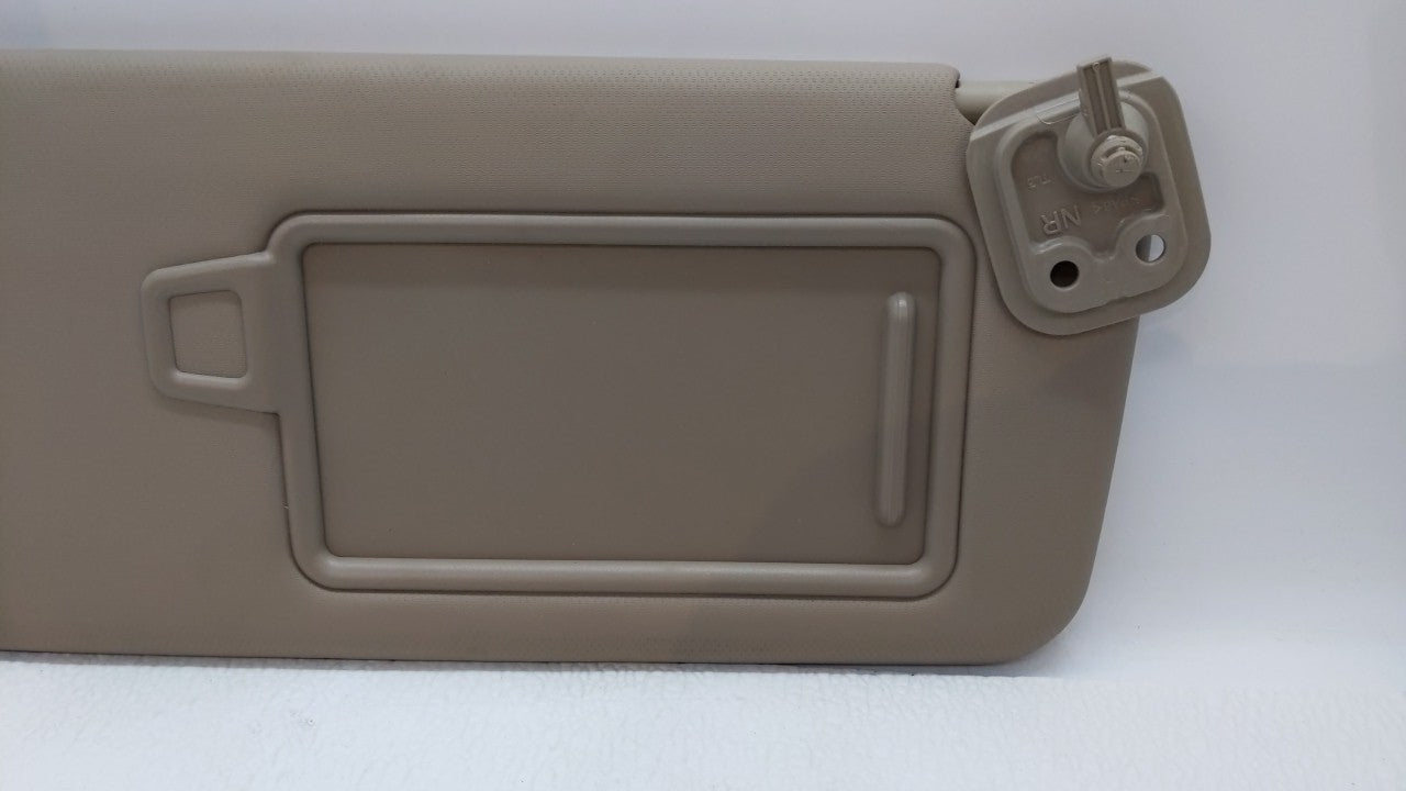 2016-2018 Hyundai Tucson Sun Visor Shade Replacement Passenger Right Mirror Fits 2016 2017 2018 OEM Used Auto Parts - Oemusedautoparts1.com