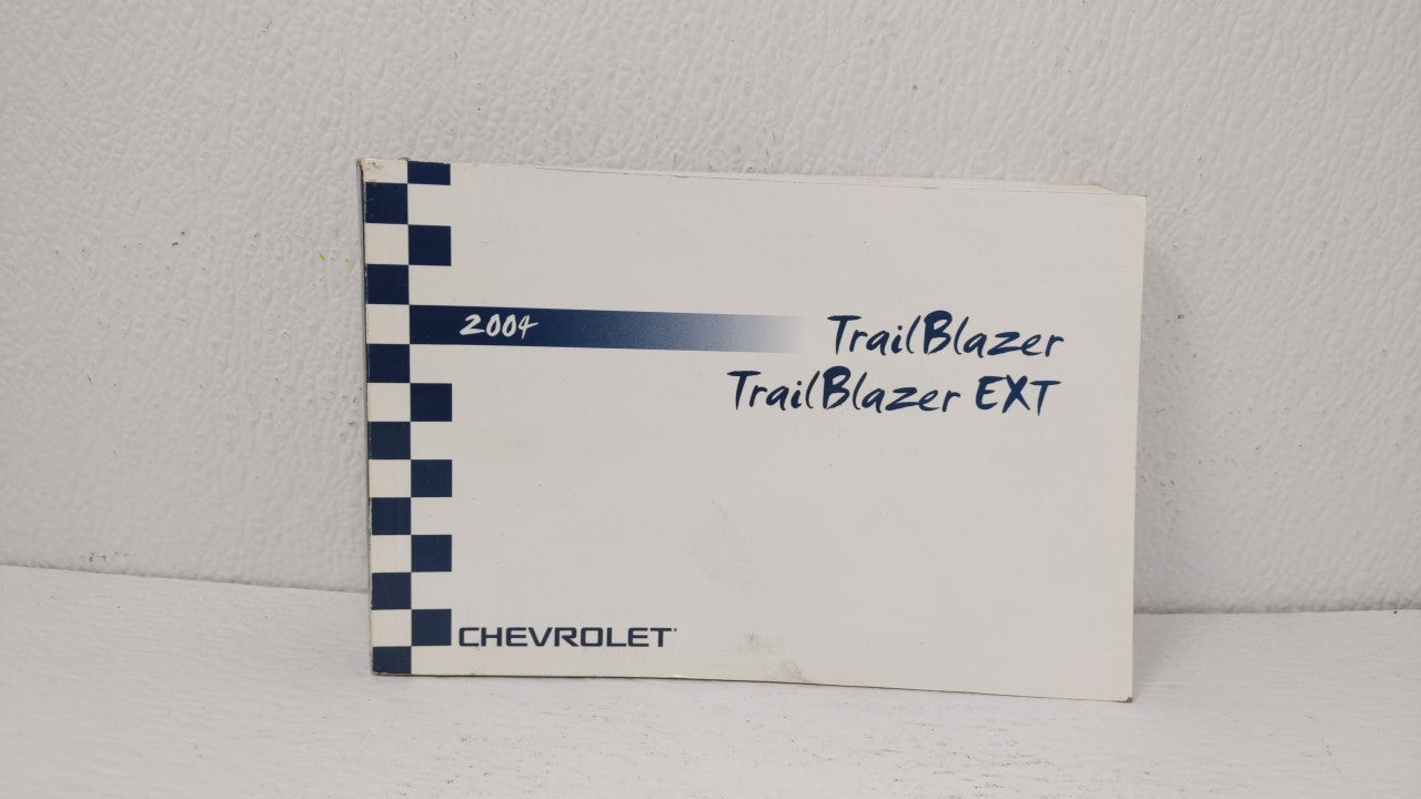 2004 Chevrolet Trailblazer Owners Manual Book Guide OEM Used Auto Parts - Oemusedautoparts1.com
