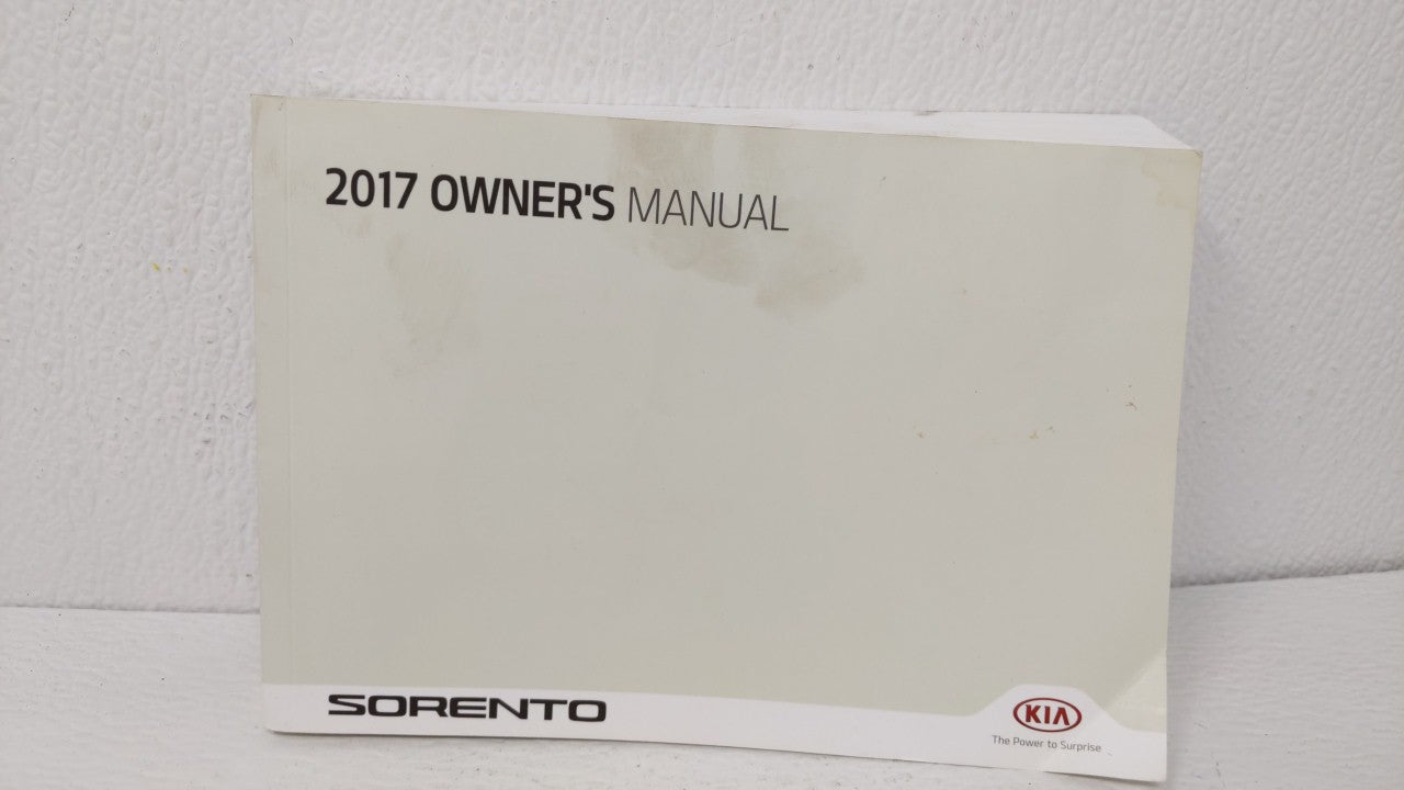 2017 Kia Sorento Owners Manual Book Guide OEM Used Auto Parts - Oemusedautoparts1.com