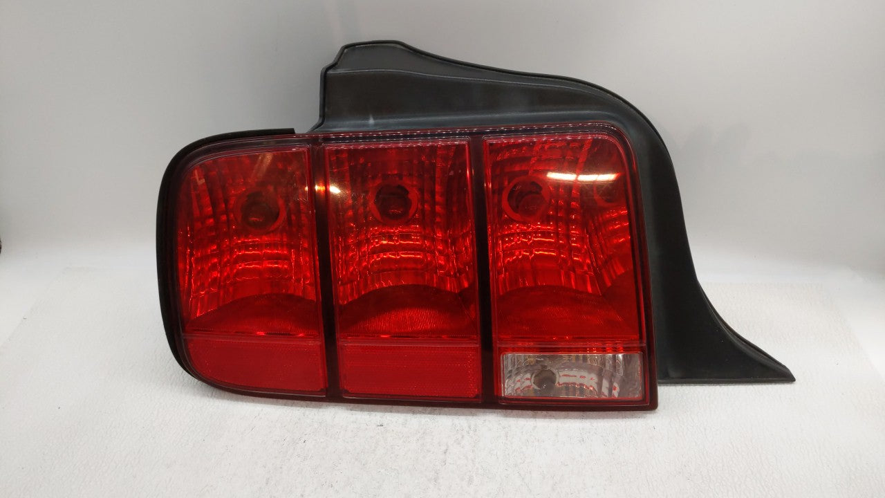 2005-2009 Ford Mustang Driver Left Side Tail Light Taillight Oem 143272 - Oemusedautoparts1.com