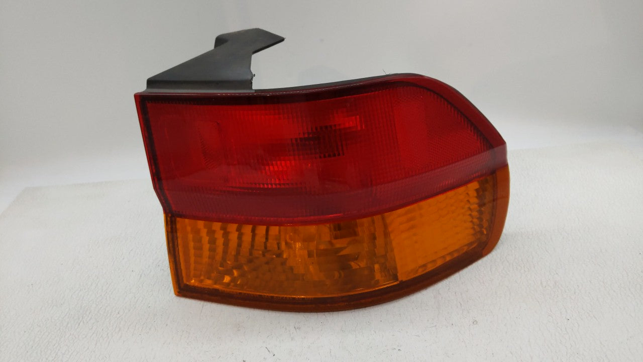 2002-2004 Honda Odyssey Tail Light Assembly Passenger Right OEM Fits 2002 2003 2004 OEM Used Auto Parts - Oemusedautoparts1.com