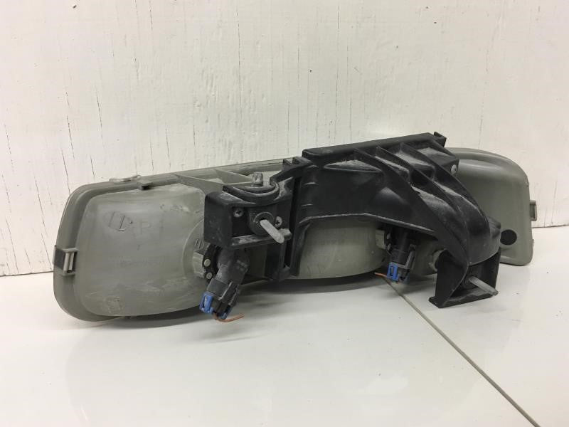 1999 Chevrolet Silverado Passenger Right Oem Head Light Headlight Lamp - Oemusedautoparts1.com