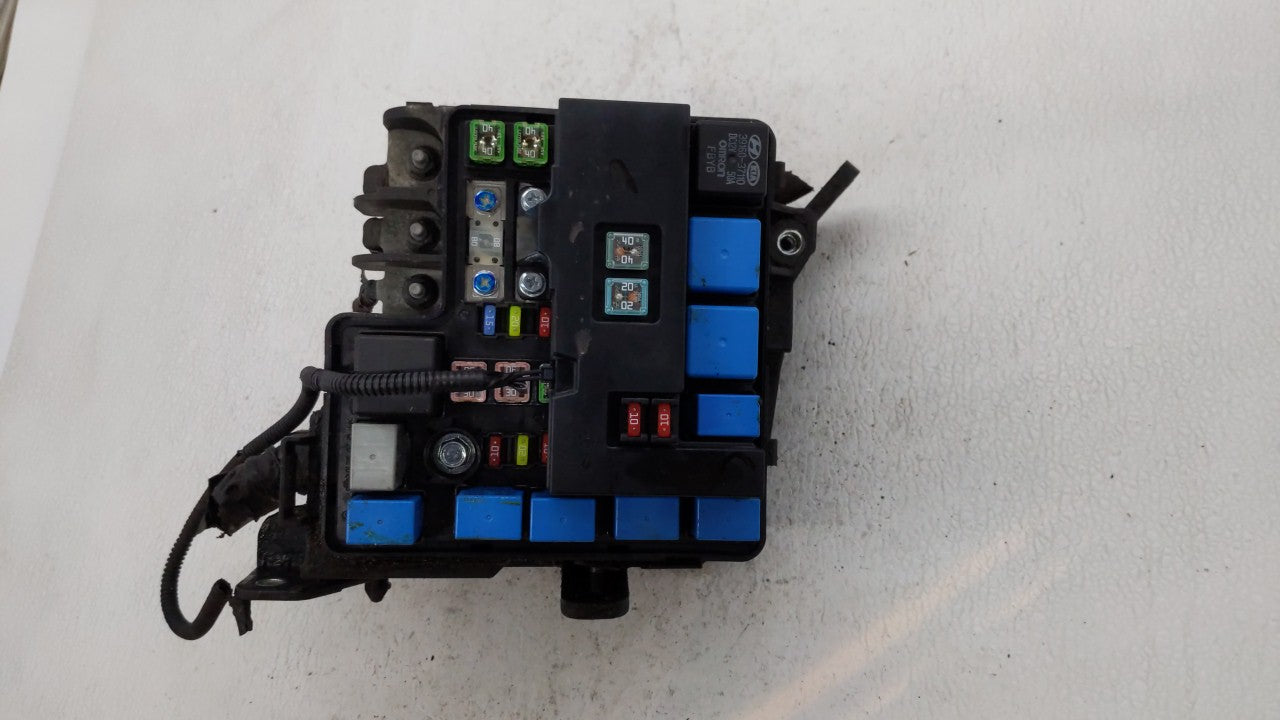 2010-2012 Hyundai Elantra Fusebox Fuse Box Panel Relay Module P/N:91950-1H031 Fits 2010 2011 2012 OEM Used Auto Parts - Oemusedautoparts1.com