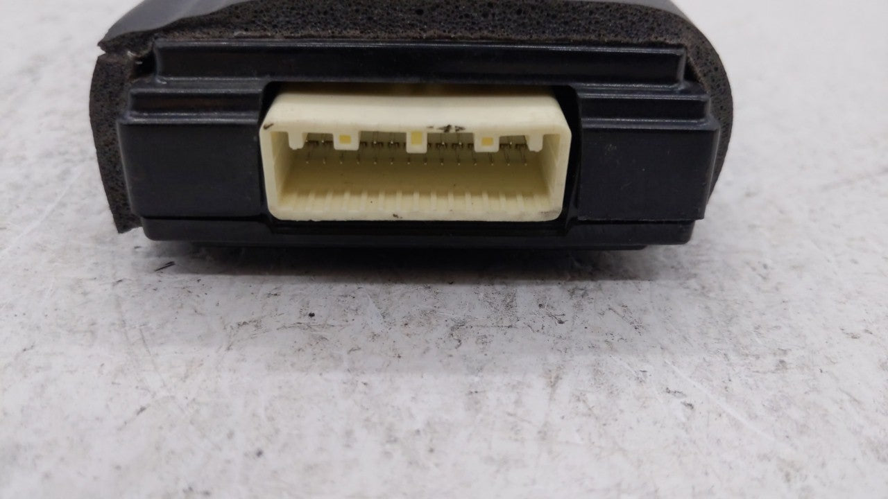 2011-2013 Nissan Altima Chassis Control Module Ccm Bcm Body Control - Oemusedautoparts1.com