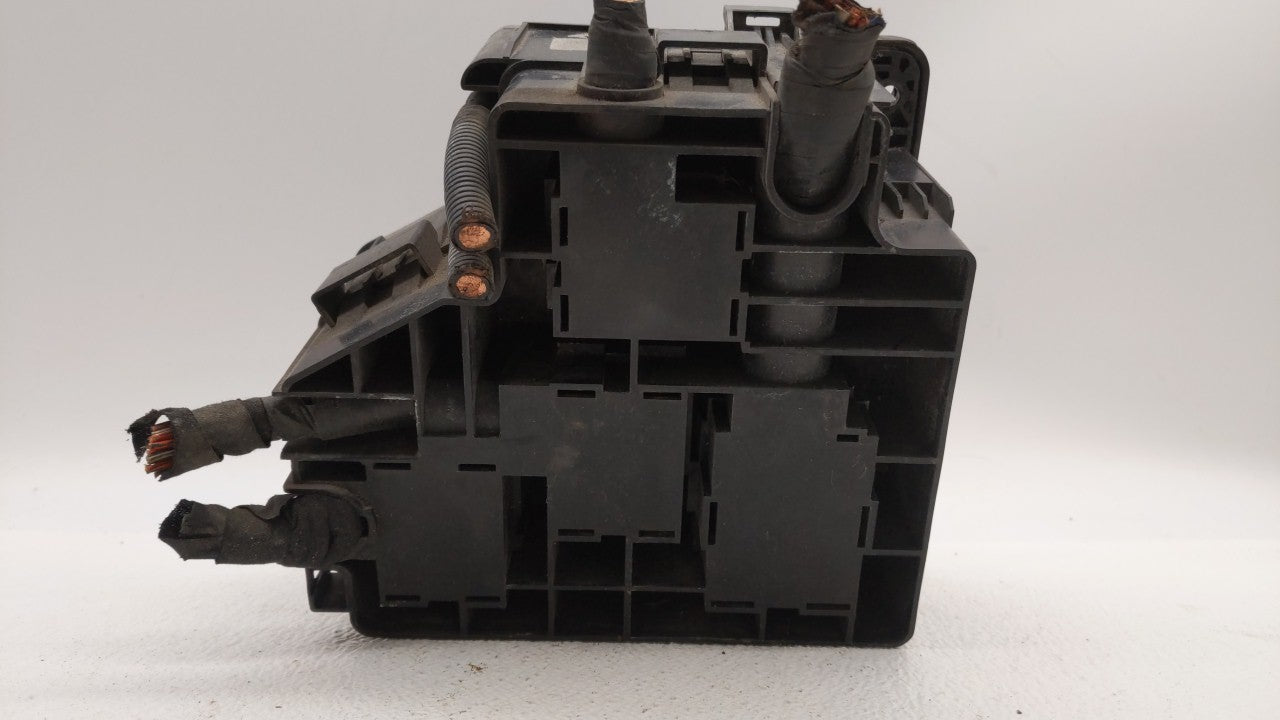 2010-2012 Hyundai Santa Fe Fusebox Fuse Box Panel Relay Module P/N:91115-2B050 Fits 2010 2011 2012 OEM Used Auto Parts - Oemusedautoparts1.com