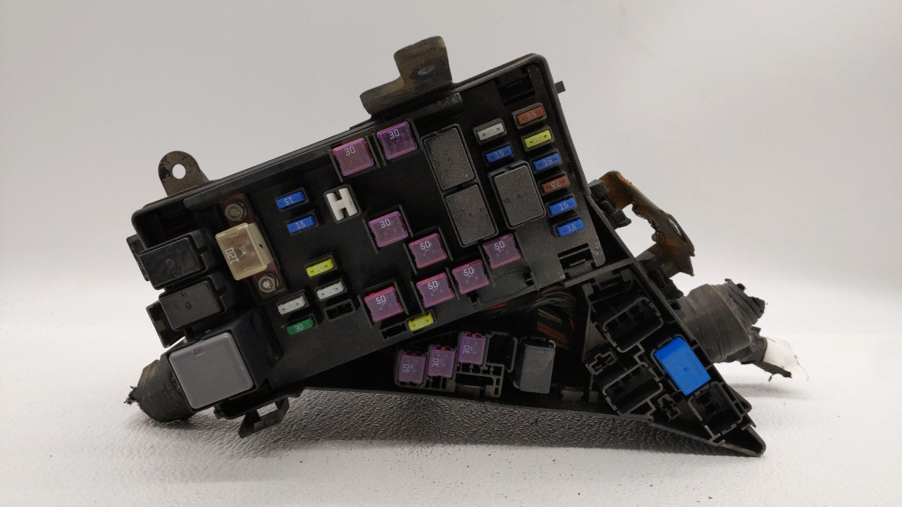 2010-2014 Subaru Tribeca Fusebox Fuse Box Panel Relay Module P/N:MB1002003 MB502802B Fits 2010 2011 2012 2013 2014 OEM Used Auto Parts - Oemusedautoparts1.com