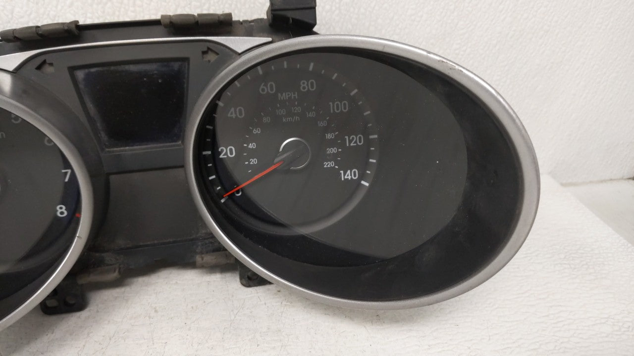 2014-2015 Hyundai Tucson Instrument Cluster Speedometer Gauges P/N:94011-2S080 Fits 2014 2015 OEM Used Auto Parts - Oemusedautoparts1.com