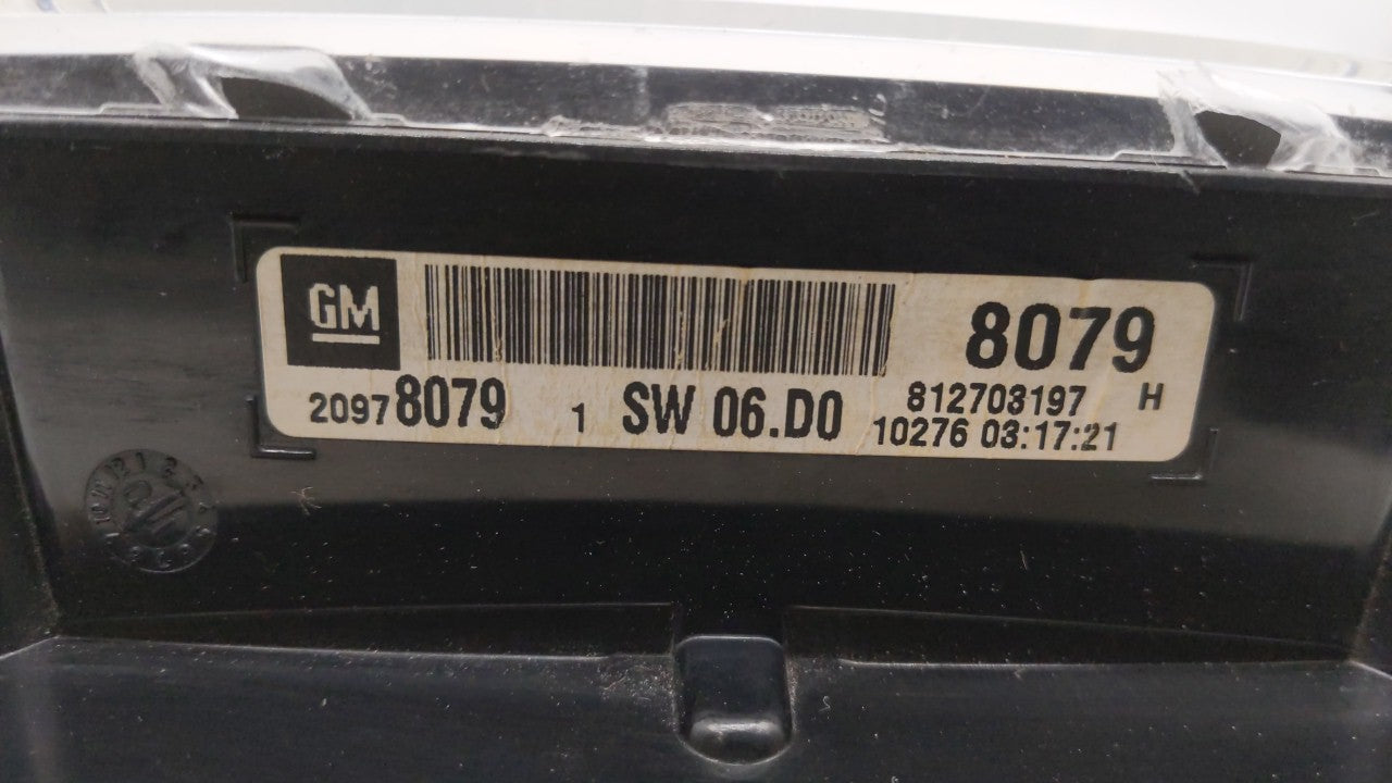 2011 Chevrolet Equinox Instrument Cluster Speedometer Gauges P/N:20978081 20978079 Fits OEM Used Auto Parts - Oemusedautoparts1.com