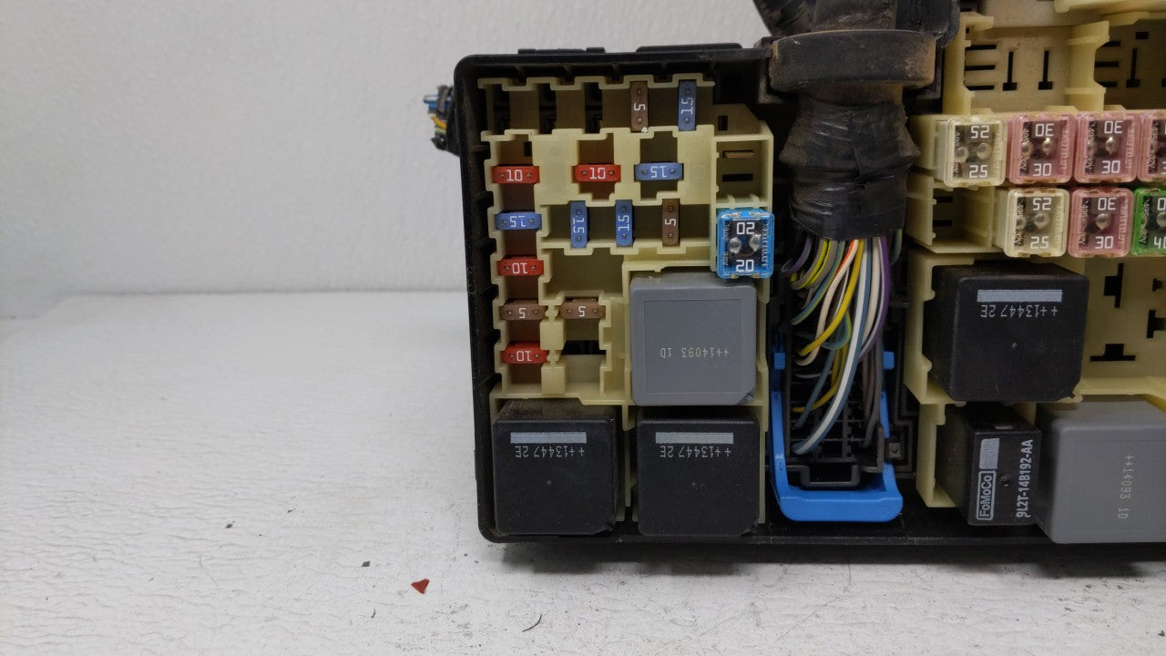 2014 Ford Focus Fusebox Fuse Box Panel Relay Module P/N:AV6T-14A067-AD Fits OEM Used Auto Parts - Oemusedautoparts1.com