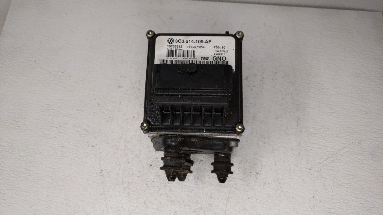 2009-2011 Volkswagen Cc ABS Pump Control Module Replacement P/N:3C0.614.109.A 3C0.614.109.AF Fits 2009 2010 2011 OEM Used Auto Parts - Oemusedautoparts1.com
