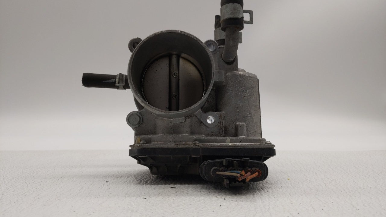 2012-2019 Kia Soul Throttle Body P/N:35100-2B300 Fits 2012 2013 2014 2015 2016 2017 2018 2019 OEM Used Auto Parts - Oemusedautoparts1.com