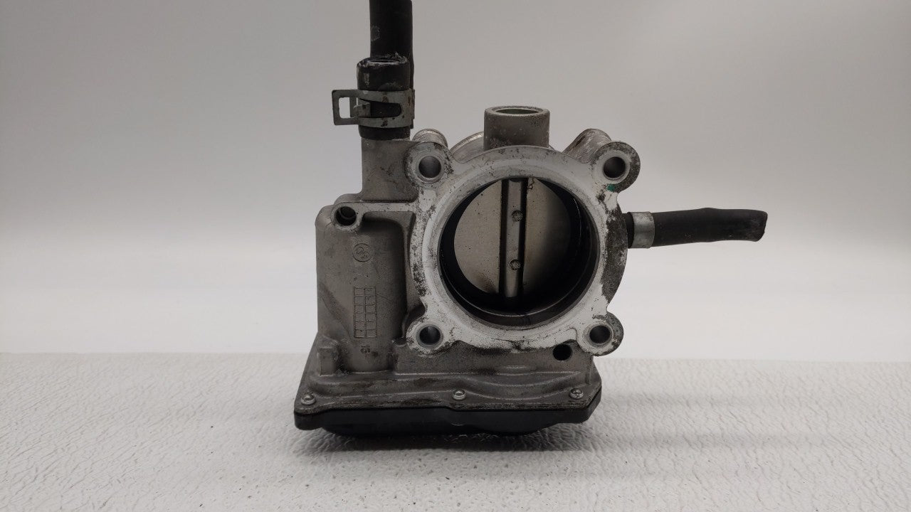 2012-2019 Kia Soul Throttle Body P/N:35100-2B300 Fits 2012 2013 2014 2015 2016 2017 2018 2019 OEM Used Auto Parts - Oemusedautoparts1.com