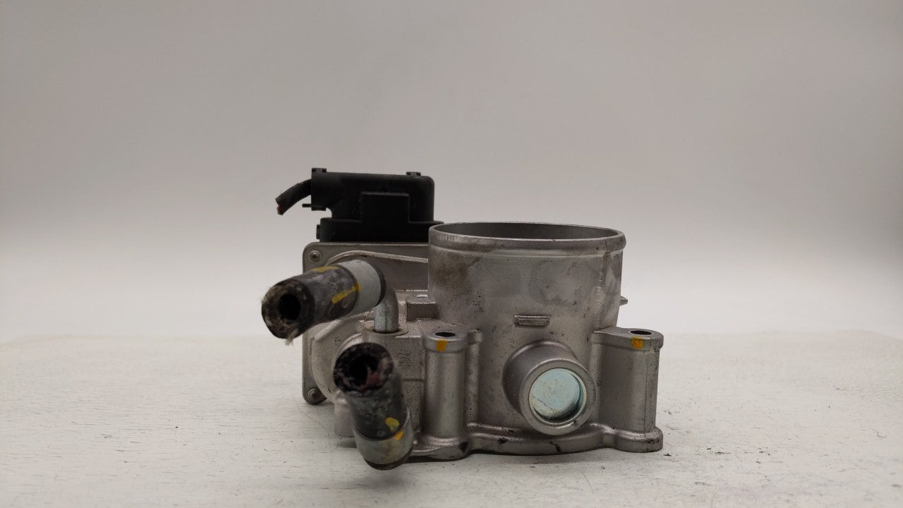 2018 Hyundai Tucson Throttle Body P/N:35100-2E000 Fits 2015 2016 2017 2019 OEM Used Auto Parts - Oemusedautoparts1.com