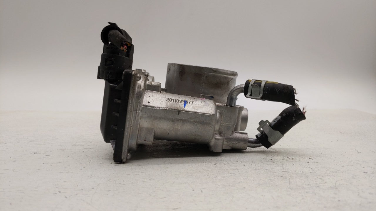 2018 Hyundai Tucson Throttle Body P/N:35100-2E000 Fits 2015 2016 2017 2019 OEM Used Auto Parts - Oemusedautoparts1.com