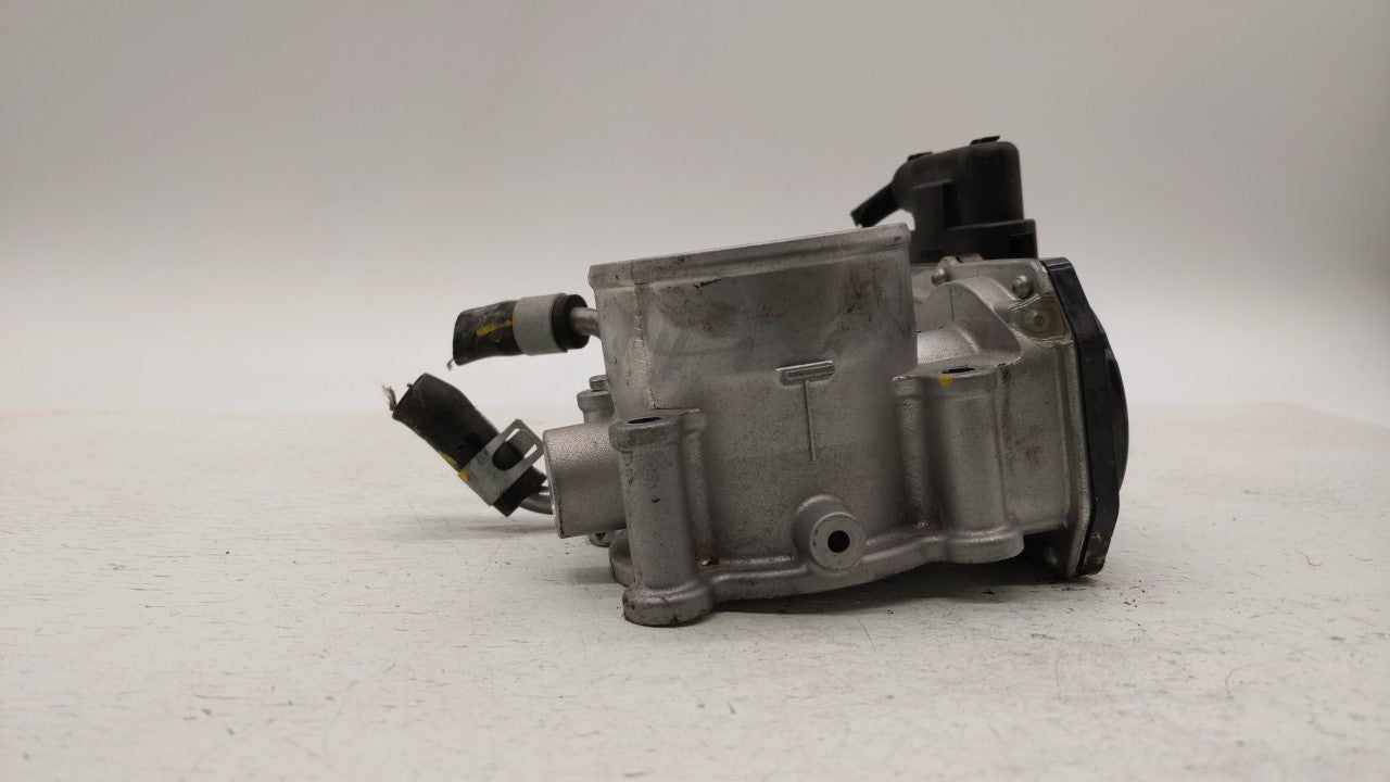 2018 Hyundai Tucson Throttle Body P/N:35100-2E000 Fits 2015 2016 2017 2019 OEM Used Auto Parts - Oemusedautoparts1.com