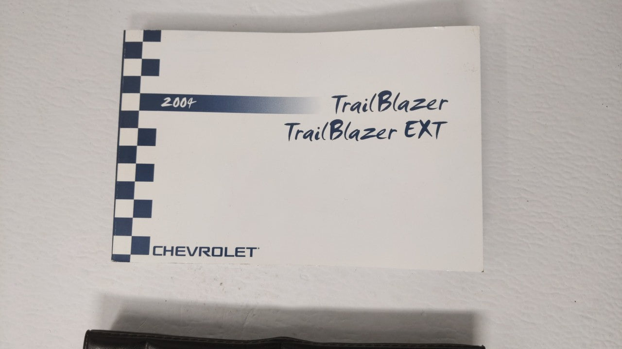 2004 Chevrolet Trailblazer Ext Owners Manual Book Guide OEM Used Auto Parts - Oemusedautoparts1.com