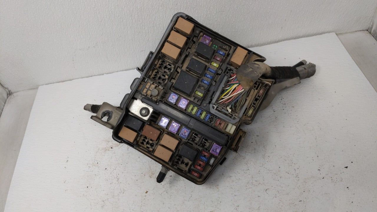 2011-2014 Hyundai Sonata Fusebox Fuse Box Panel Relay Module P/N:912003Q210 912003Q290 Fits 2011 2012 2013 2014 OEM Used Auto Parts - Oemusedautoparts1.com