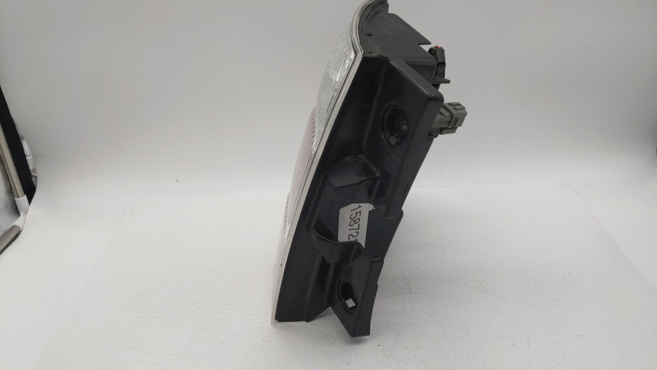 2005 Chevrolet Equinox Tail Light Assembly Passenger Right OEM P/N:GM384-B000R Fits 2006 2007 2008 2009 OEM Used Auto Parts - Oemusedautoparts1.com