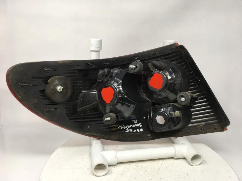 2004 Saturn L100 Tail Light Assembly Passenger Right OEM Fits OEM Used Auto Parts - Oemusedautoparts1.com