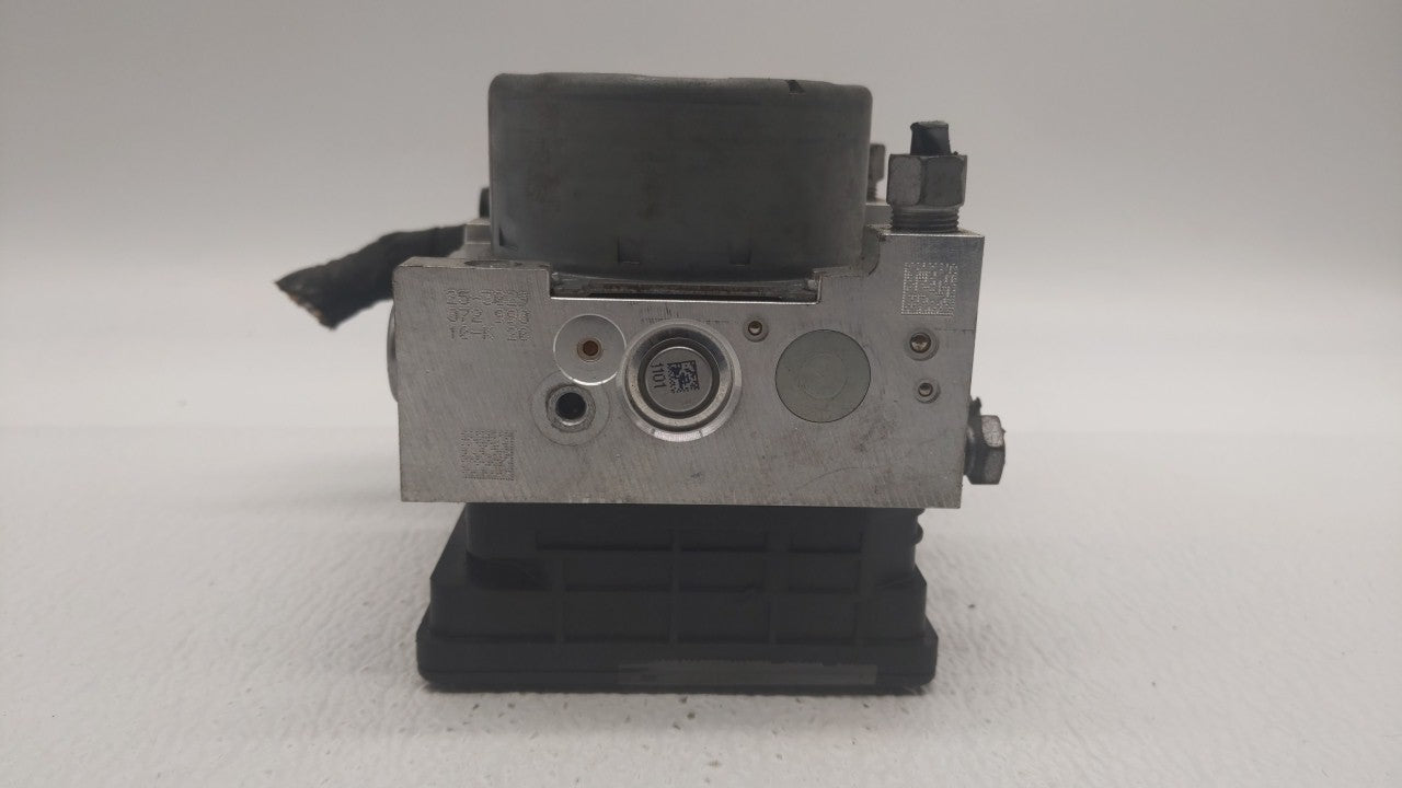 2018-2019 Chevrolet Equinox ABS Pump Control Module Replacement P/N:84342052 84342055 Fits 2018 2019 OEM Used Auto Parts - Oemusedautoparts1.com