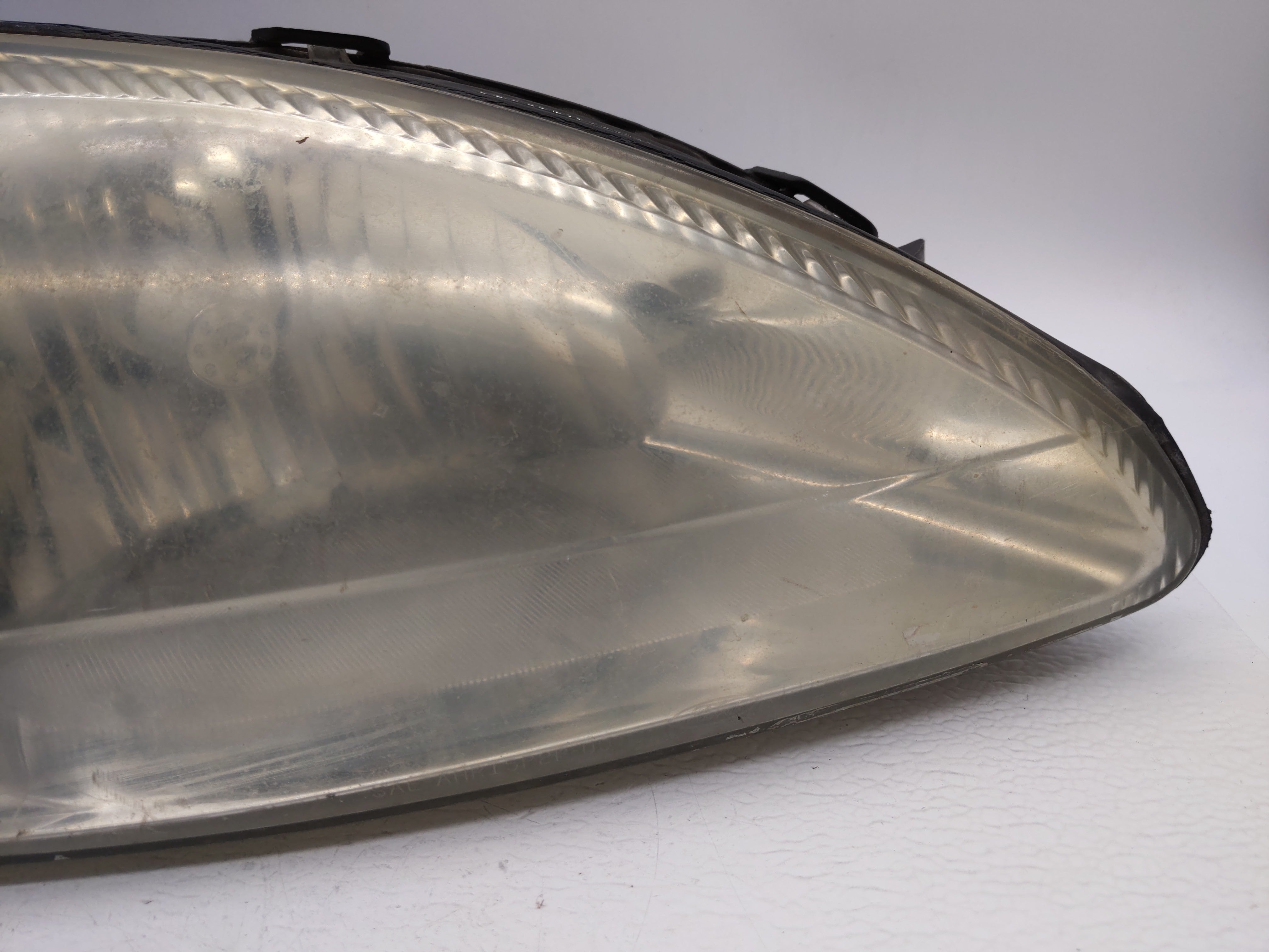 2000-2007 Ford Taurus Passenger Right Oem Head Light Headlight Lamp - Oemusedautoparts1.com