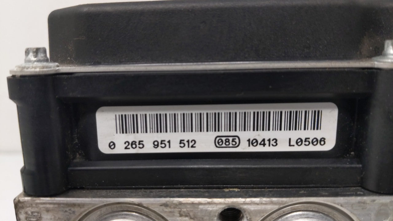 2011-2012 Audi Q5 ABS Pump Control Module Replacement P/N:8R0 614 517R Fits 2011 2012 OEM Used Auto Parts - Oemusedautoparts1.com