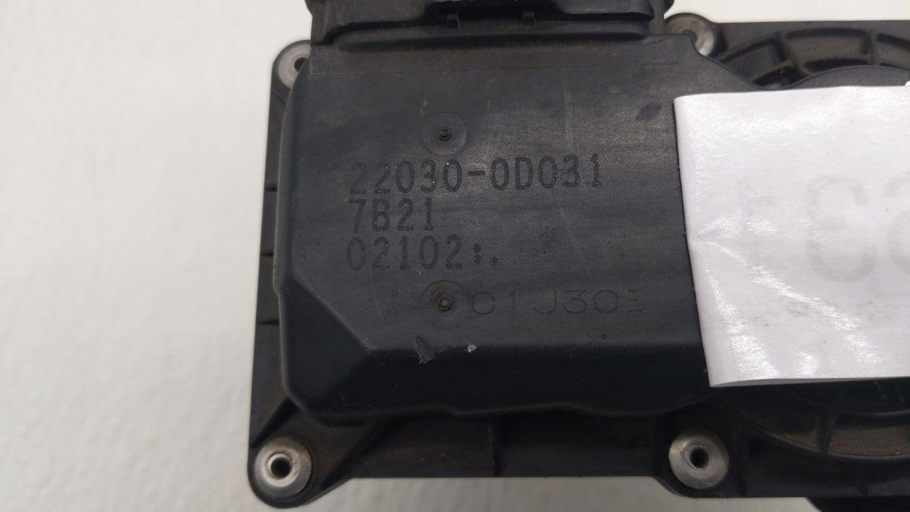 2005-2008 Toyota Corolla Throttle Body P/N:22030-0D031 22030-22041 Fits 2005 2006 2007 2008 OEM Used Auto Parts - Oemusedautoparts1.com