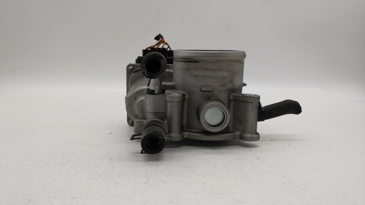 2012-2019 Kia Soul Throttle Body P/N:35100-2B300 Fits 2012 2013 2014 2015 2016 2017 2018 2019 OEM Used Auto Parts - Oemusedautoparts1.com