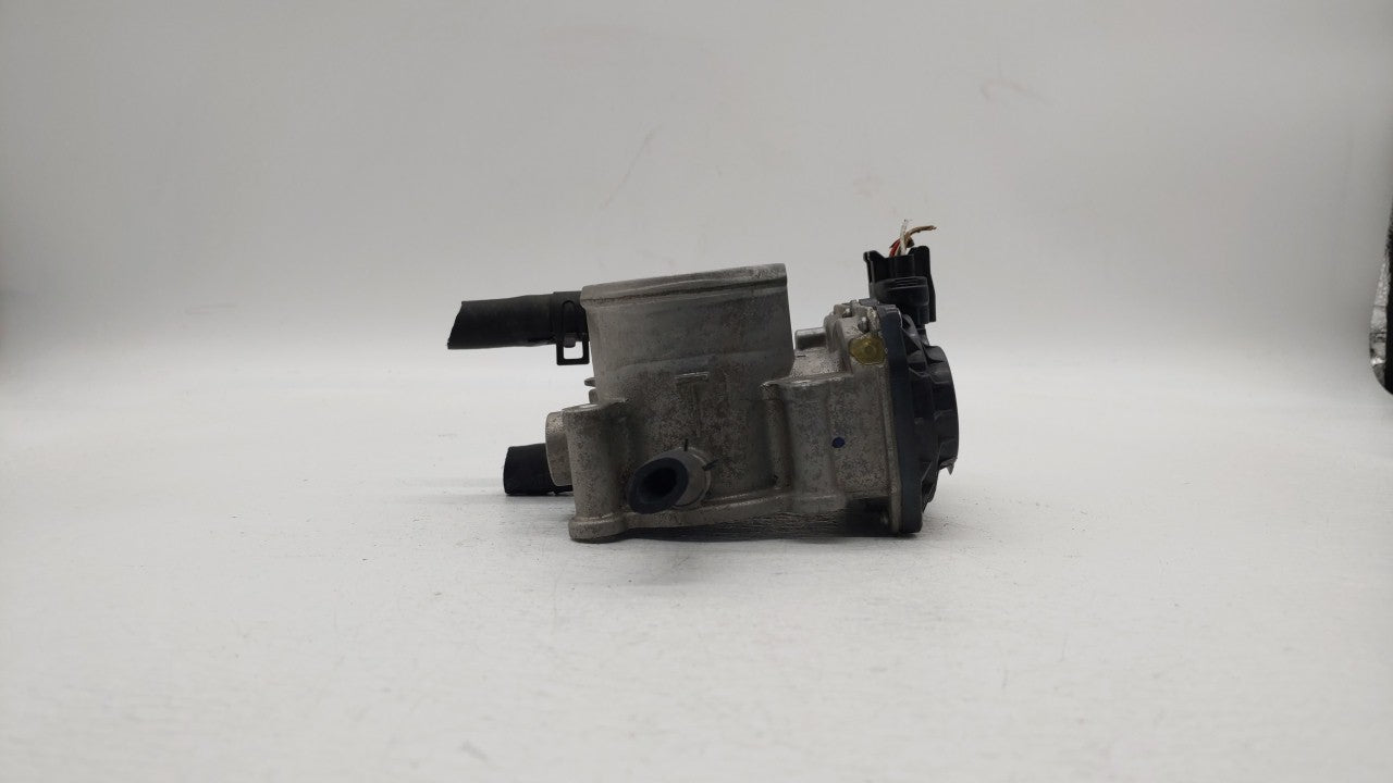 2012-2017 Hyundai Veloster Throttle Body P/N:35100-2B300 Fits 2012 2013 2014 2015 2016 2017 2018 2019 OEM Used Auto Parts - Oemusedautoparts1.com