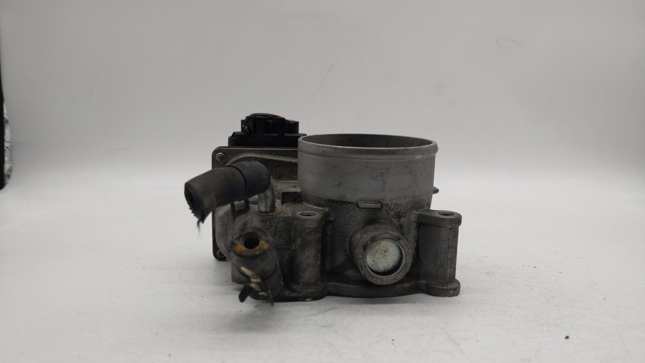 2013-2014 Hyundai Elantra Throttle Body P/N:35100-2E400 35100-2E000 Fits 2012 2013 2014 2015 2016 2018 2019 OEM Used Auto Parts - Oemusedautoparts1.com