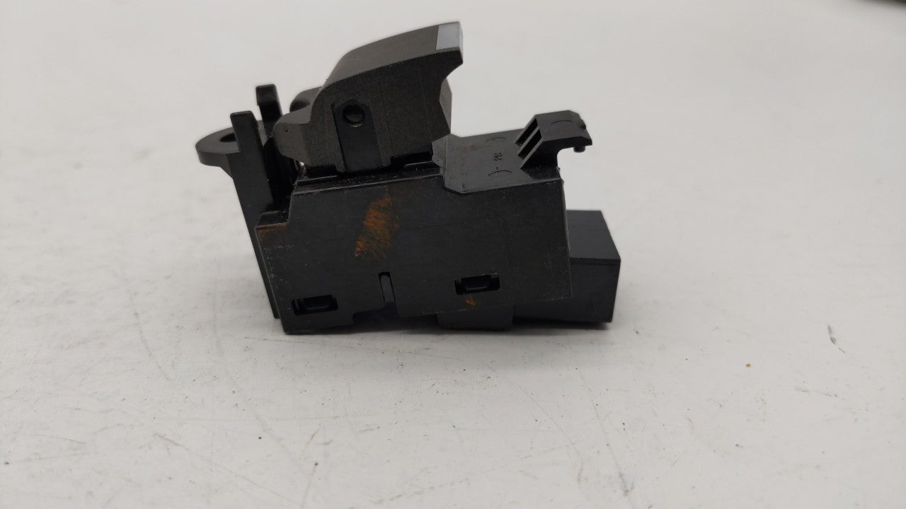 2015 Land Rover Range Rover Evoque Passeneger Right Power Window Switch - Oemusedautoparts1.com