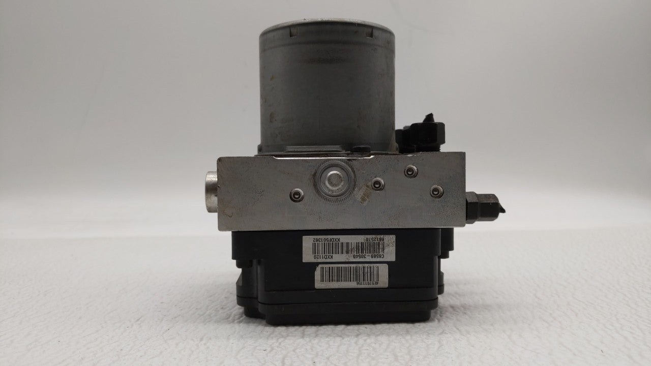 2016-2018 Kia Sorento ABS Pump Control Module Replacement P/N:58900-C6800 58910-C6800 Fits 2016 2017 2018 OEM Used Auto Parts - Oemusedautoparts1.com